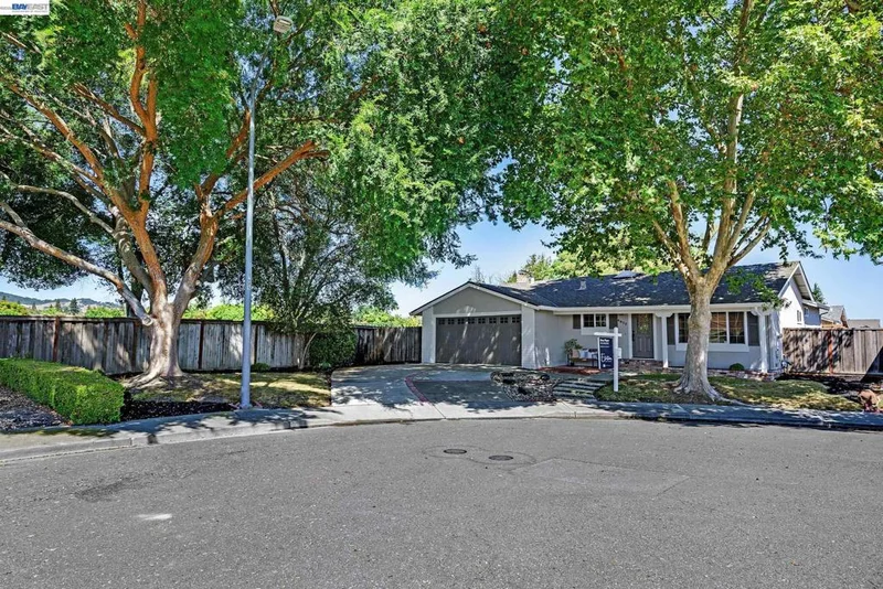 6877 Rayland Ct
