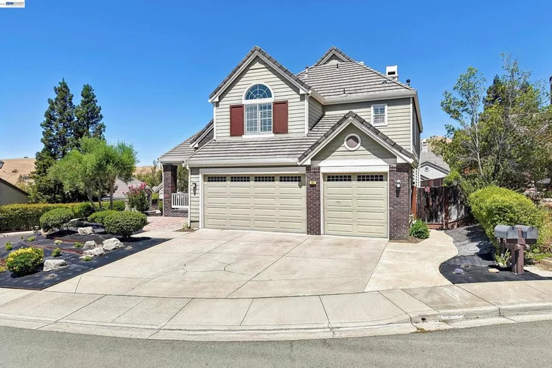 477 Obsidian Way