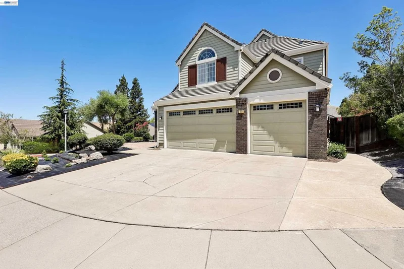Photo 2 of 477 Obsidian Way