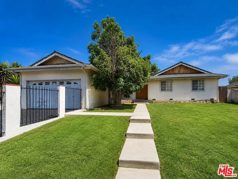11528 Collett Avenue, Los Angeles, CA 91344