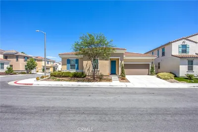 493 N Pinewood photo 2