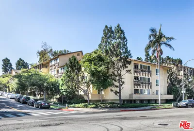 5600 Kensington Way 104 photo 2