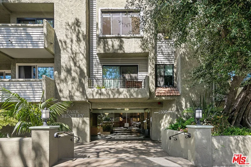 1506 S Bentley Avenue 308