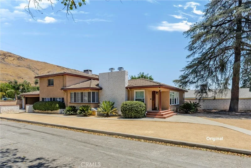 Photo 2 of 1268 W Marshall