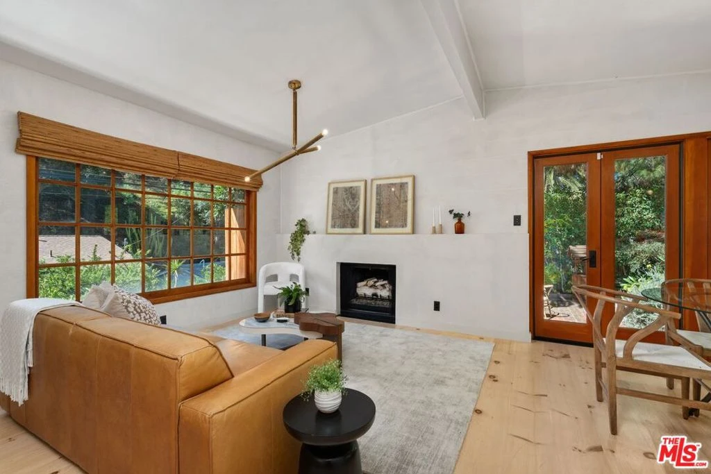 Interior 3