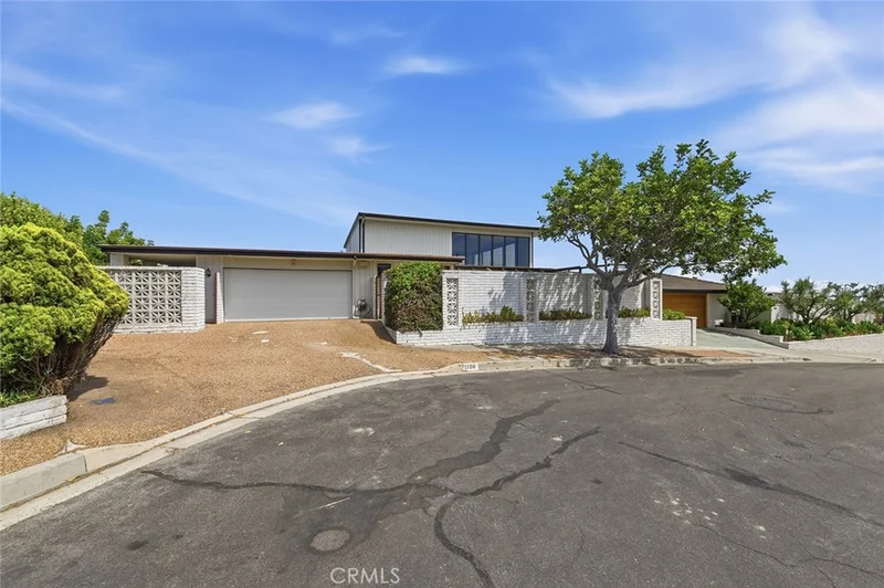 Photo 2 of 1106 Sandpiper Drive