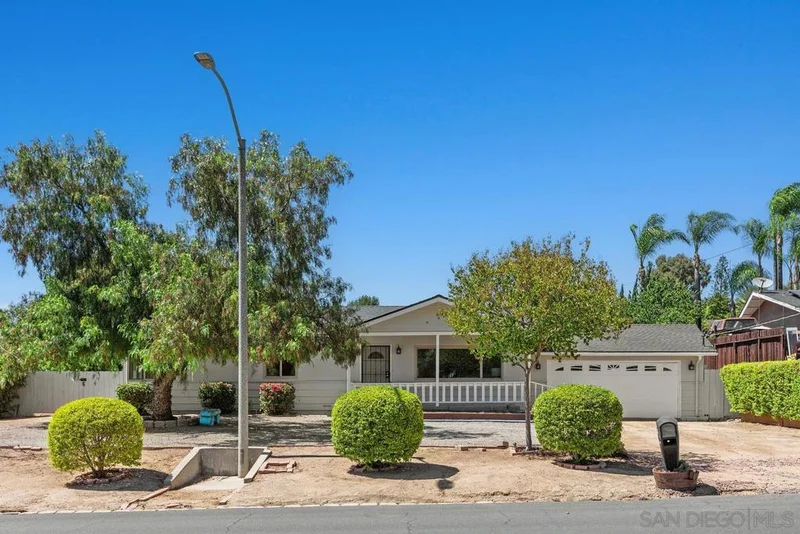 2738 Oak Hill Dr