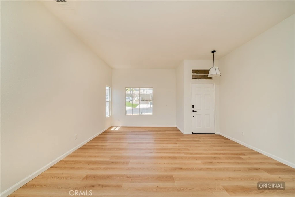 Interior 4