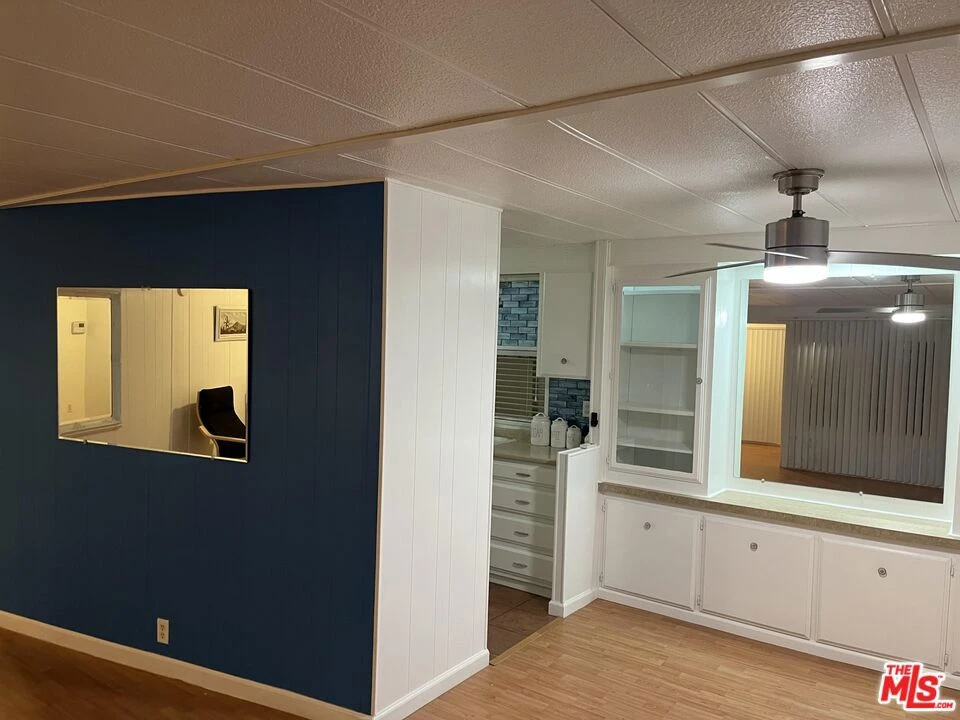 Interior 4
