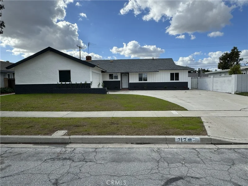 213 N Royal