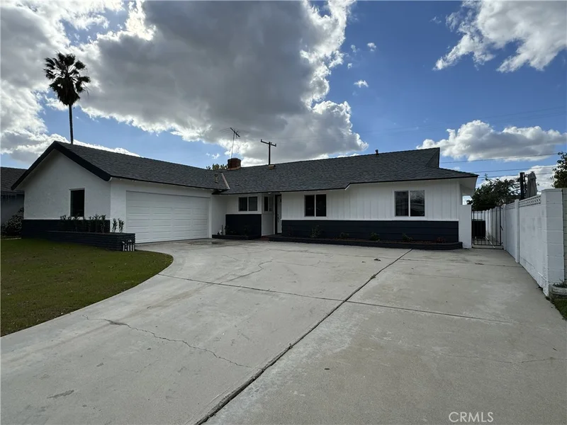 213 N Royal photo 2