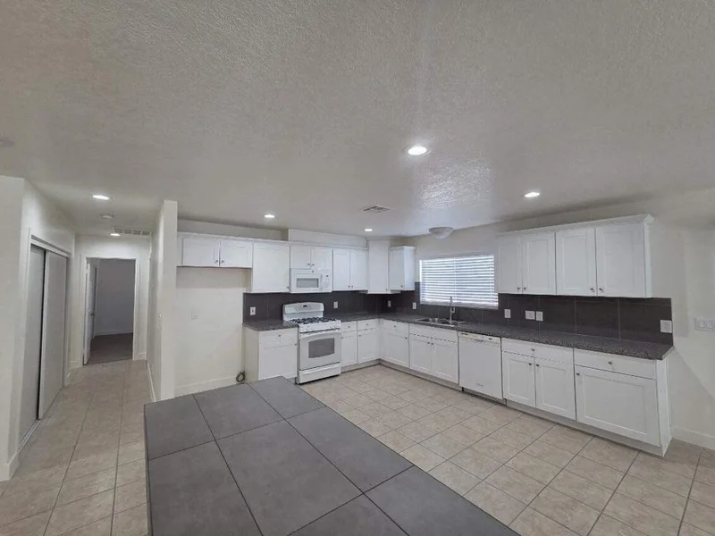 9425 Vista Del Valle photo 2