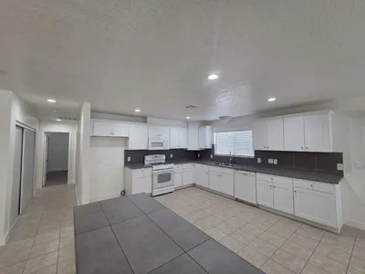 9425 Vista Del Valle photo 2
