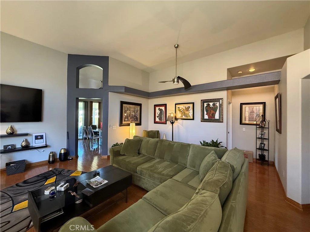 Interior 4