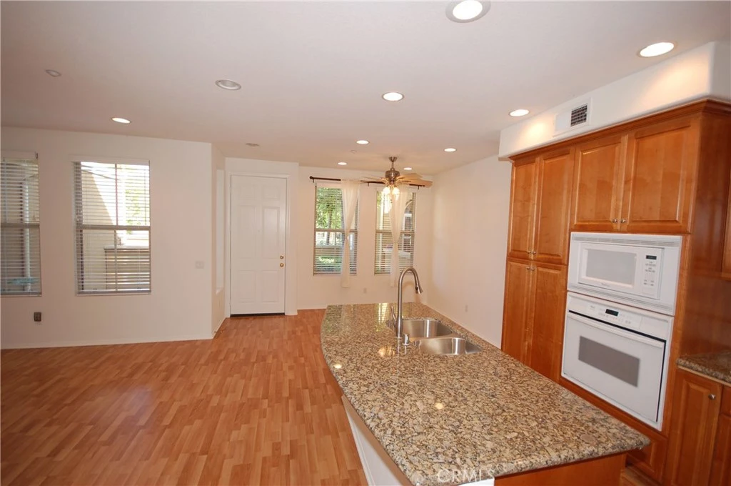 Interior 3