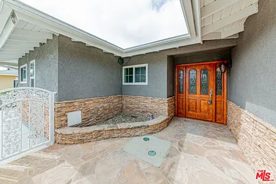 6291 San Ramon Way photo 2