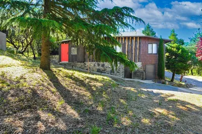 2727 Lakeview Dr