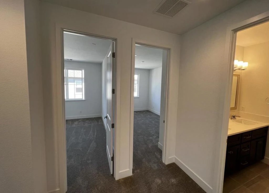 Interior 4