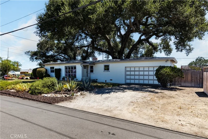 240 Oak photo 2