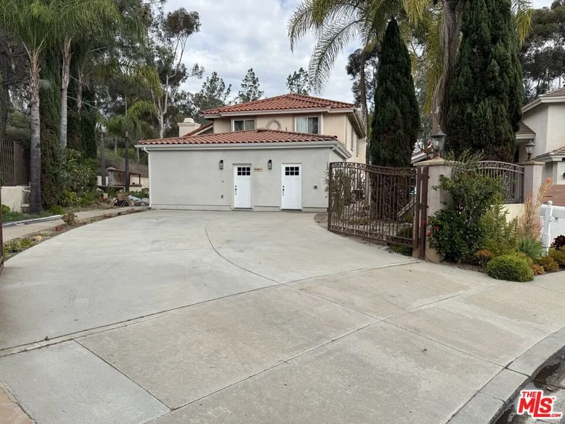 4608 Whispring Wood Court 1 photo 2