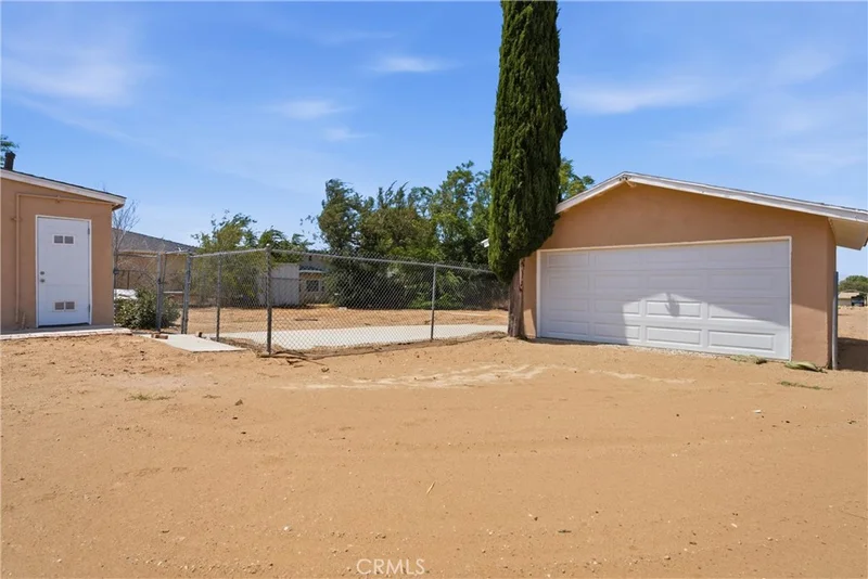 4851 W Avenue M8 photo 2