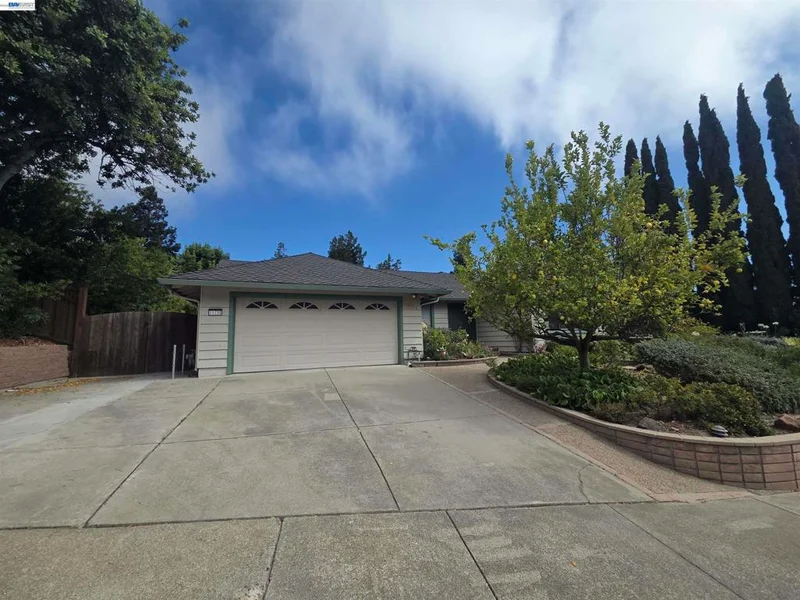 11732 Bloomington Way photo 2