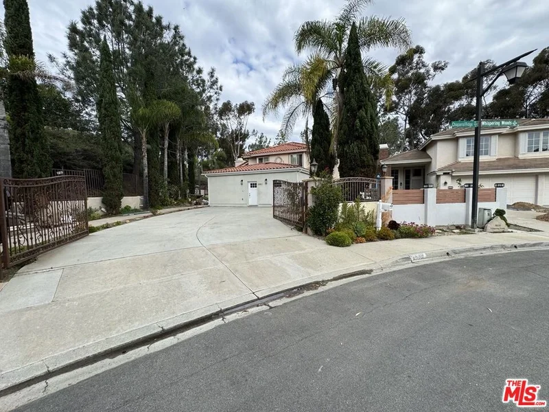 4608 Whispering Wood Court 2