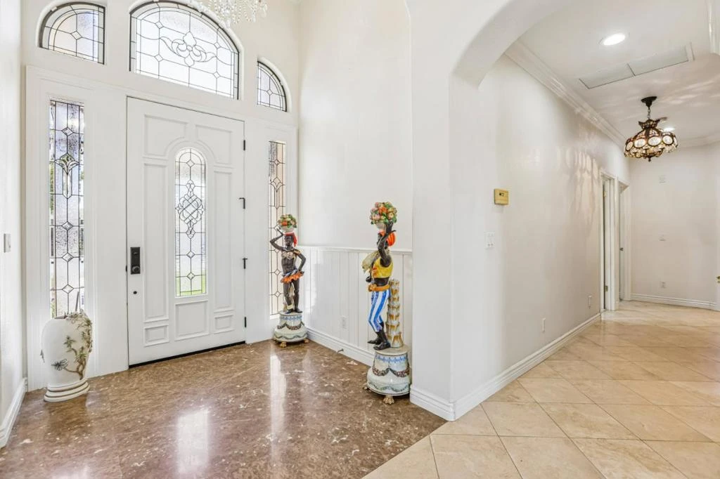 Interior 2