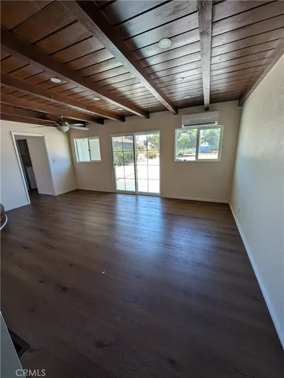 1400 Lynoak Dr photo 2