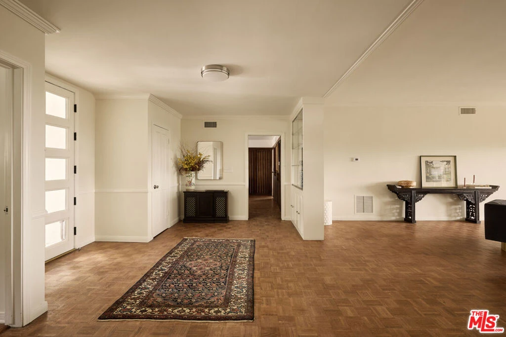 Interior 1