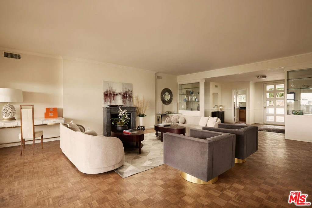 Interior 2