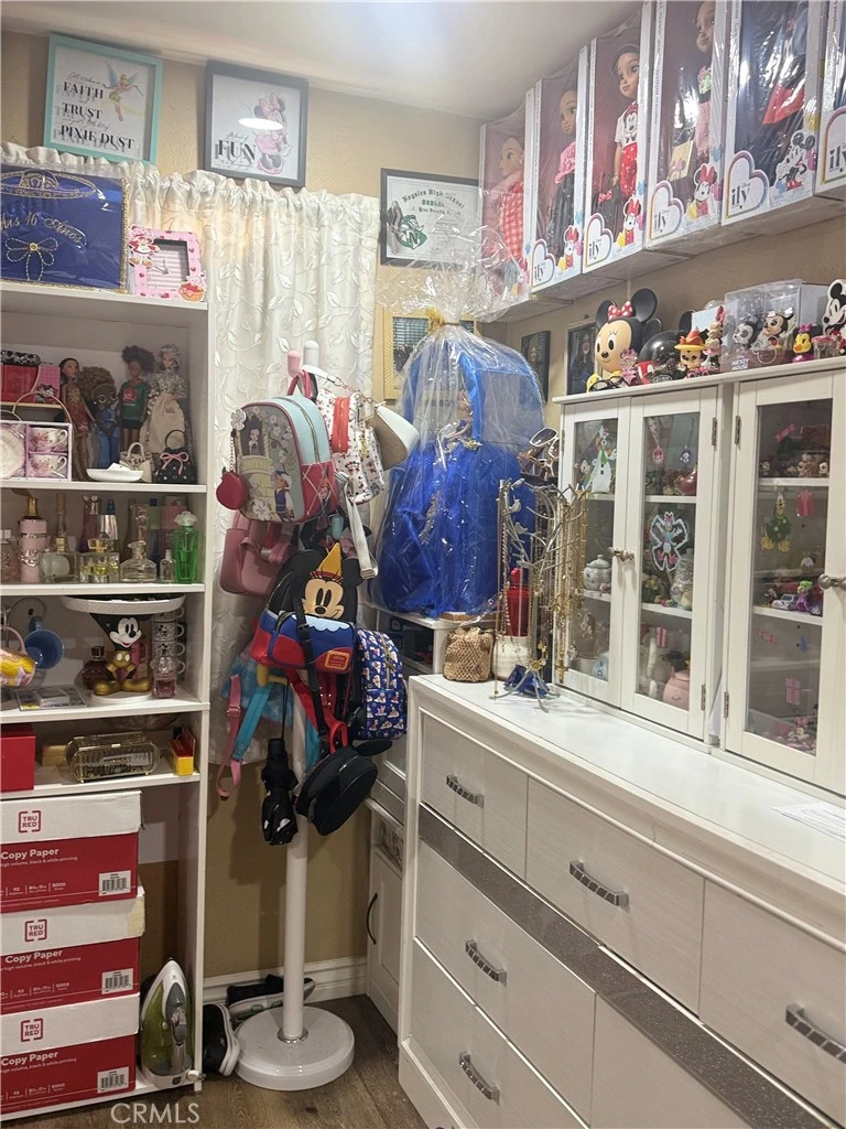 Interior 3