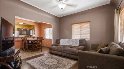 457 N Fresno photo 2