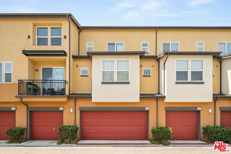 8620 S Belford 606