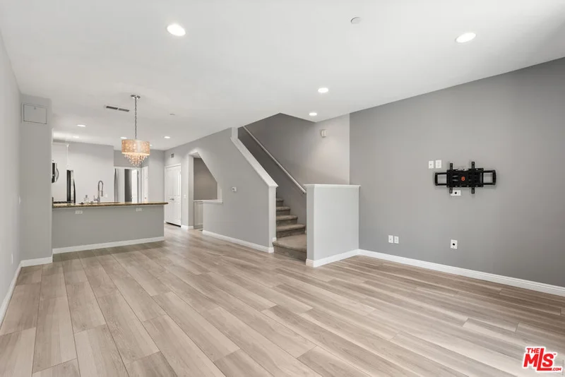 8620 S Belford 606 photo 2