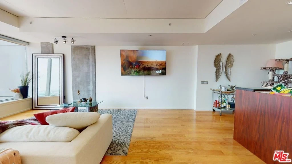 Interior 3