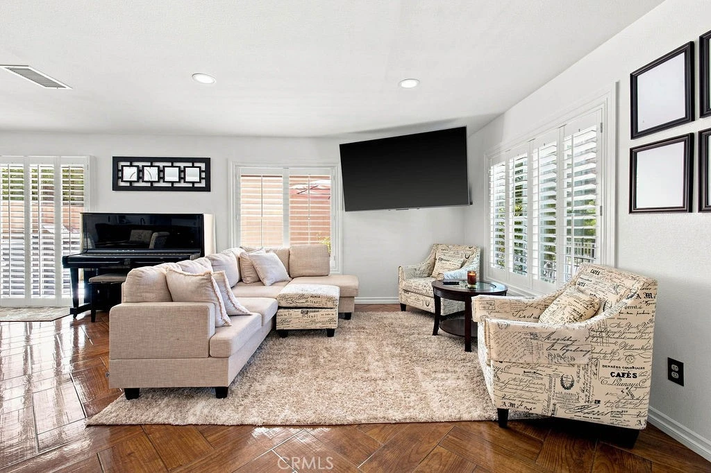 Interior 3