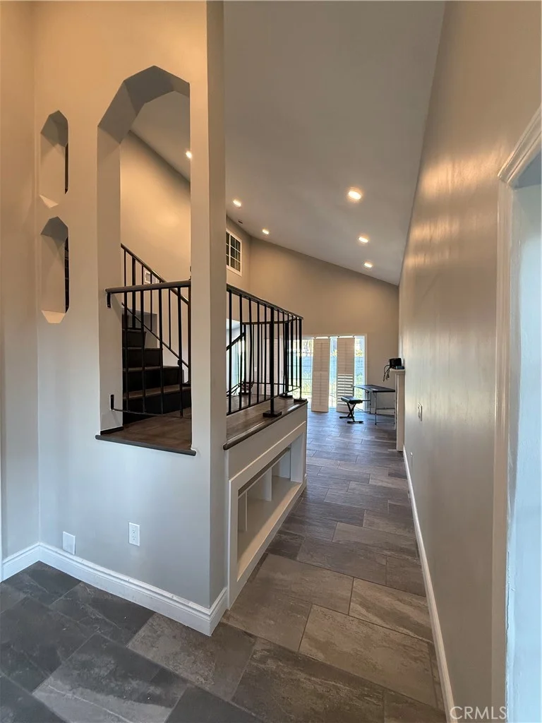 24413 Dyna Pl photo 2