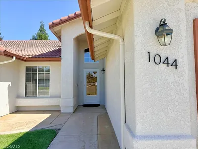 1044 N Sycamore Way photo 2