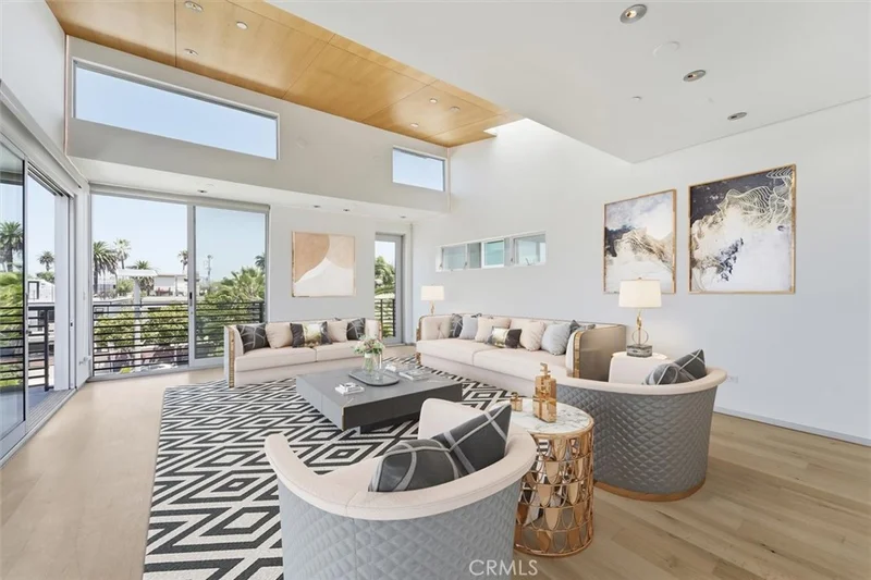 404 Grand Boulevard