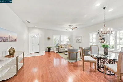 102 Gold Rush Court photo 2