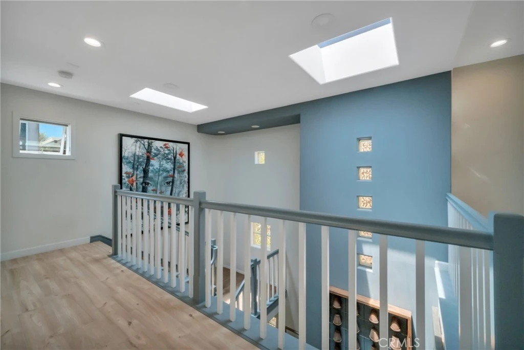 Interior 4