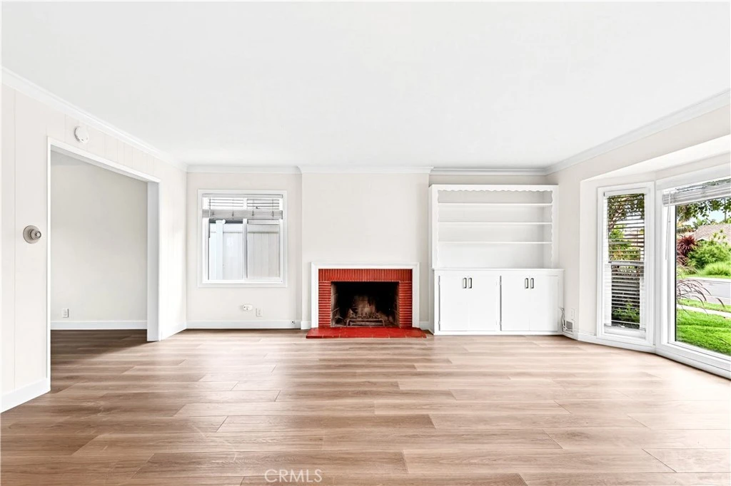 Interior 4