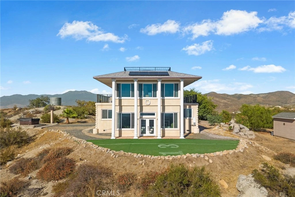Interior 4