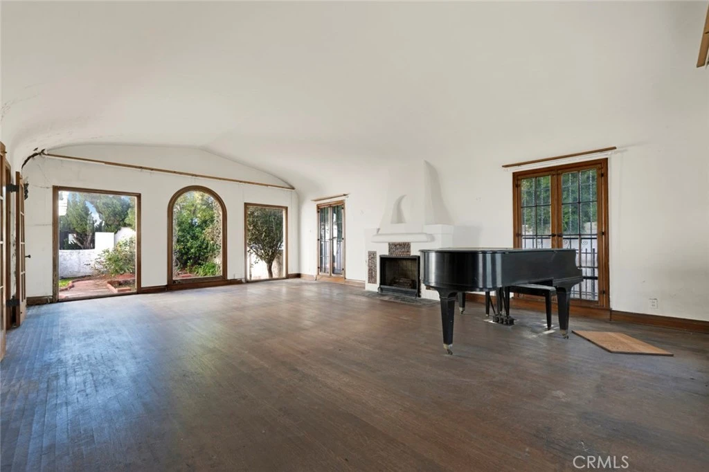 Interior 1