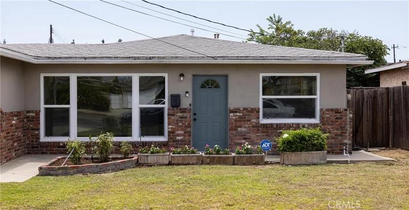 Photo 2 of 8022 Artesia