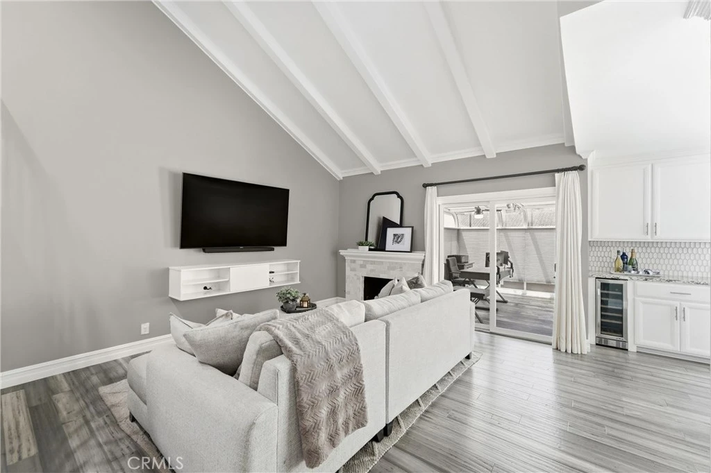 Interior 4