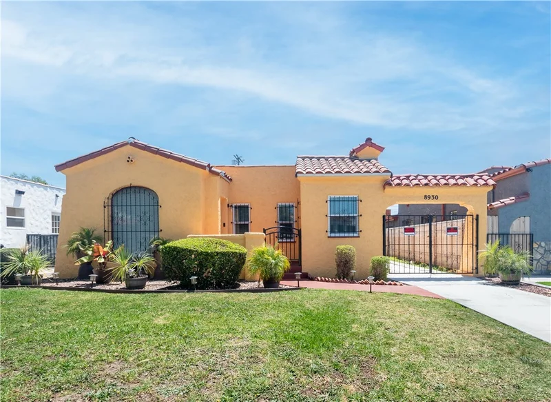 8930 S Hobart Blvd