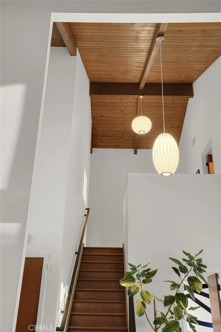 Interior 4