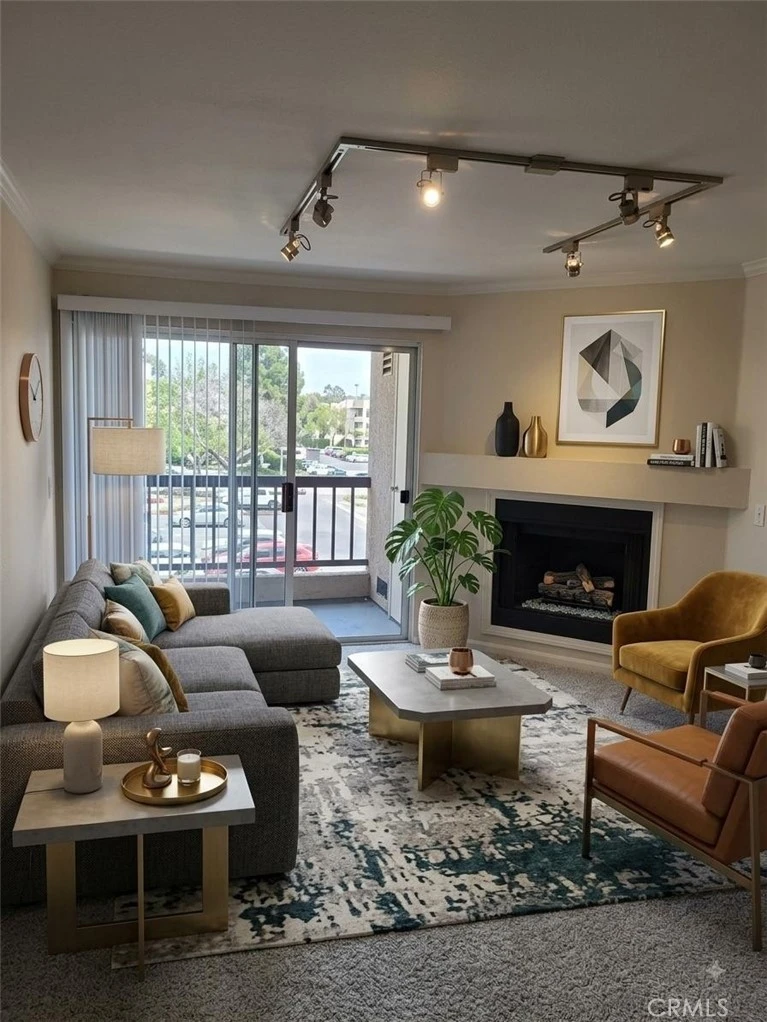 Interior 4